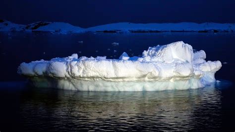 UN chief gives interview from melting Antarctica on eve of global climate summit